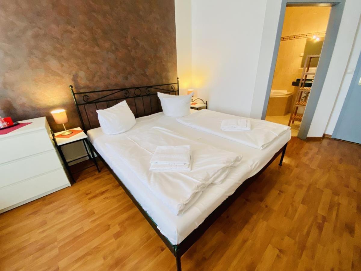 Doppelzimmer Cocktail, Direkt Am Alten Strom Rostock Exteriér fotografie